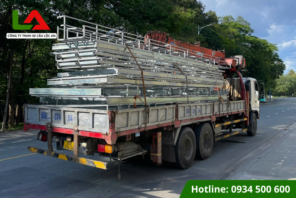 Dịch Vụ Cẩu Hàng TPHCM