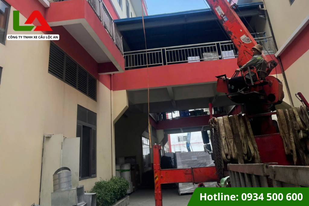 Dịch Vụ Vận Chuyển Hàng Bằng Xe Cẩu