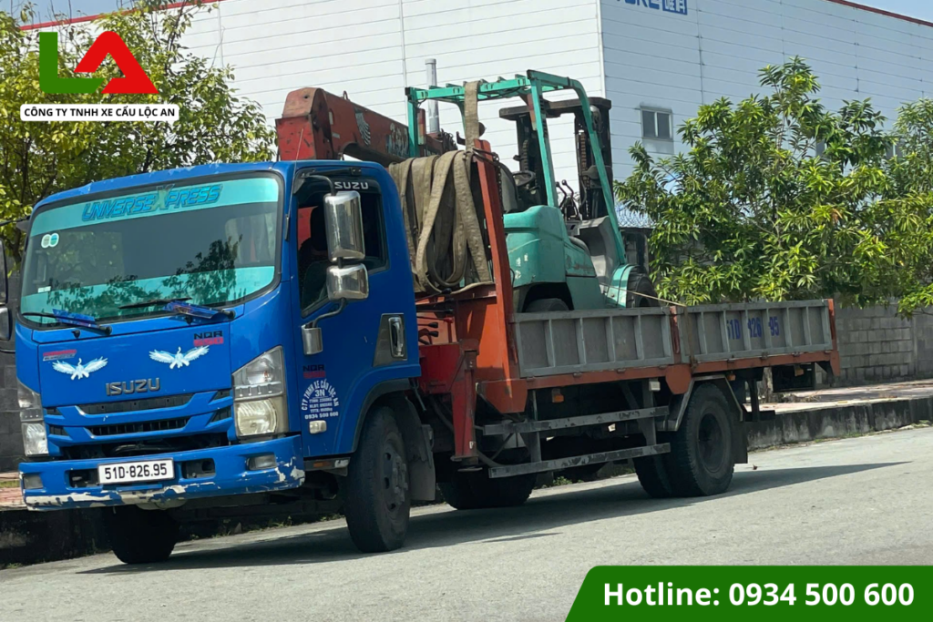 Giá thuê xe cẩu thùng tại TPHCM
