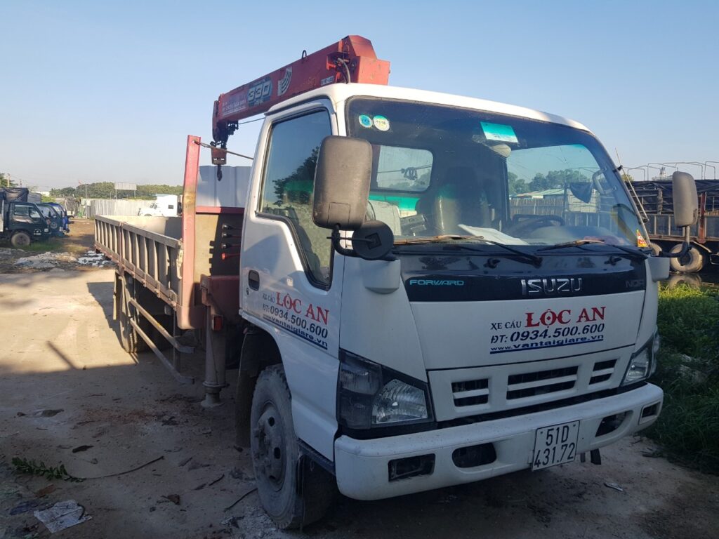 DỊCH VỤ XE CẨU CHUYỂN HÀNG Q12