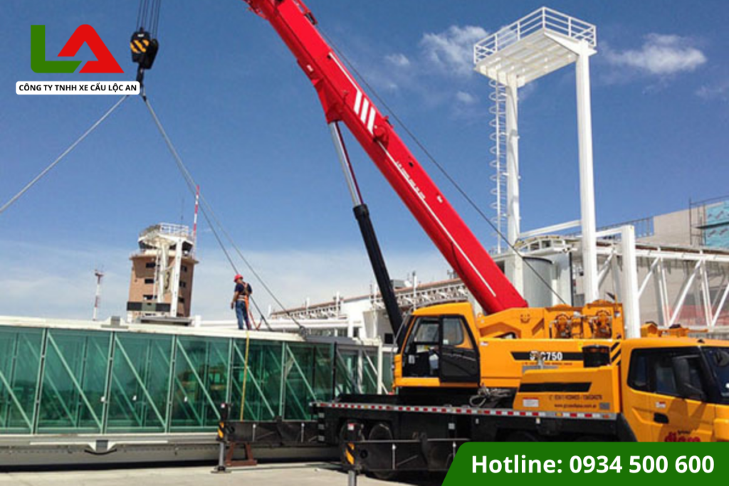 Dịch Vụ Cẩu Kato Hạ Container