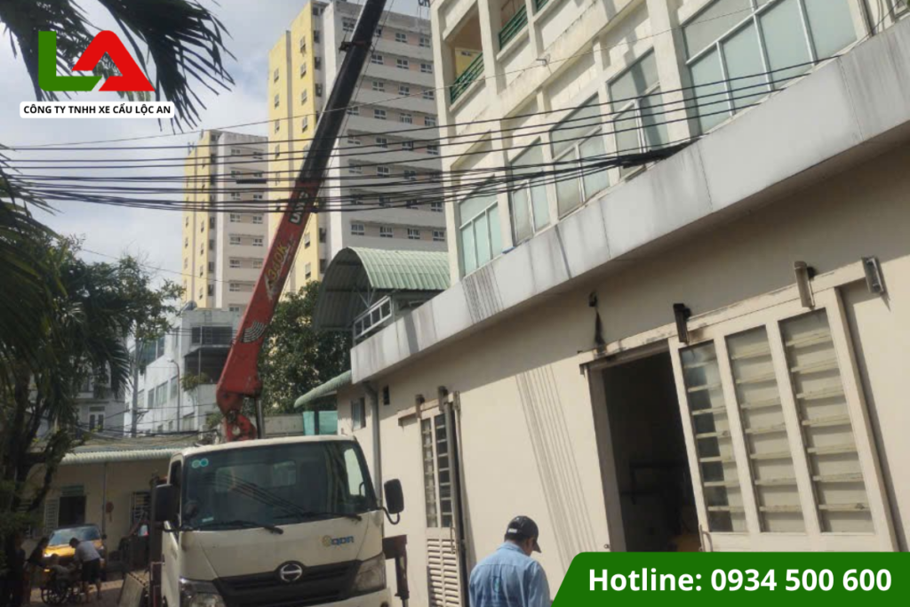 Thuê xe cẩu thùng từ TPHCM đi Long An
