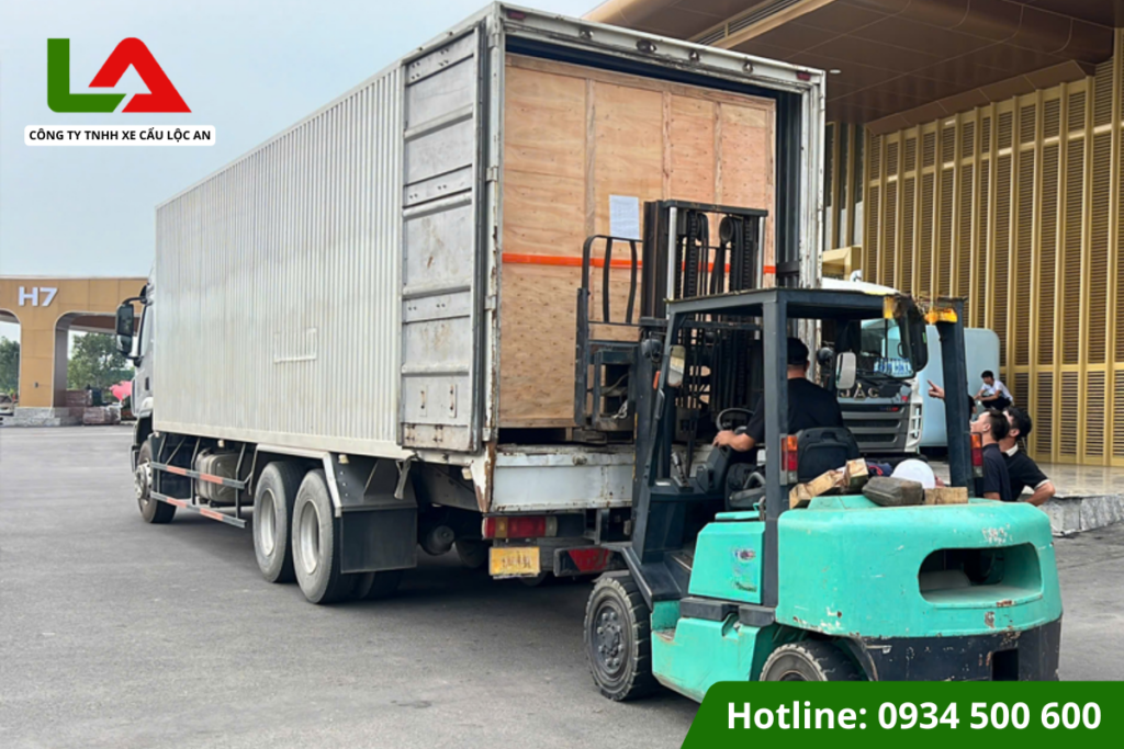 Thuê xe nâng tải trọng lớn TPHCM