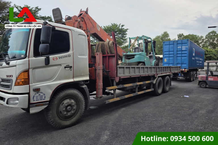 Thuê xe cẩu chở máy móc đi các tỉnh miền Tây