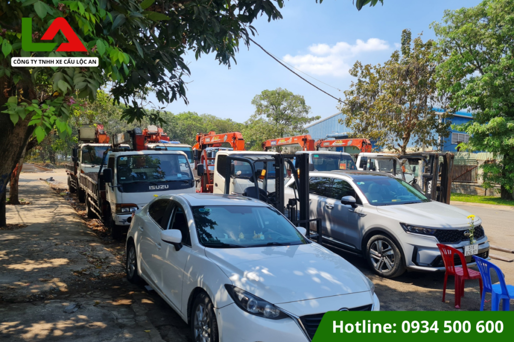 Dịch vụ cẩu hàng bằng xe cẩu thùng