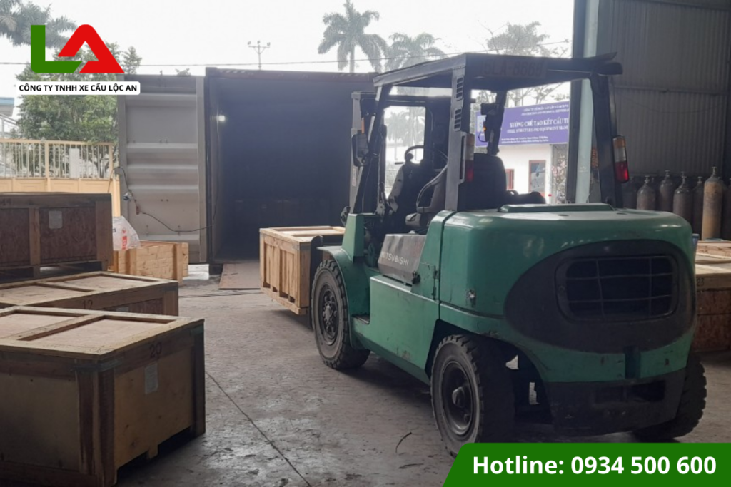 Dịch vụ xe nâng bốc xếp kho bãi